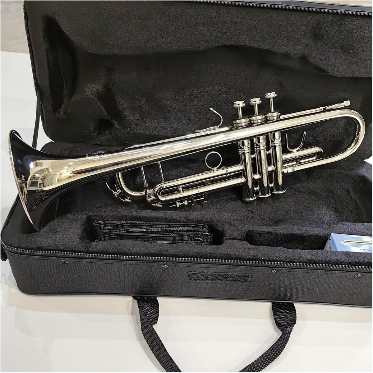 Trompeta Profesional en Si Bemol de Latón Instrumento Musical con Boquilla y Estuche de Transporte para Estudiantes
