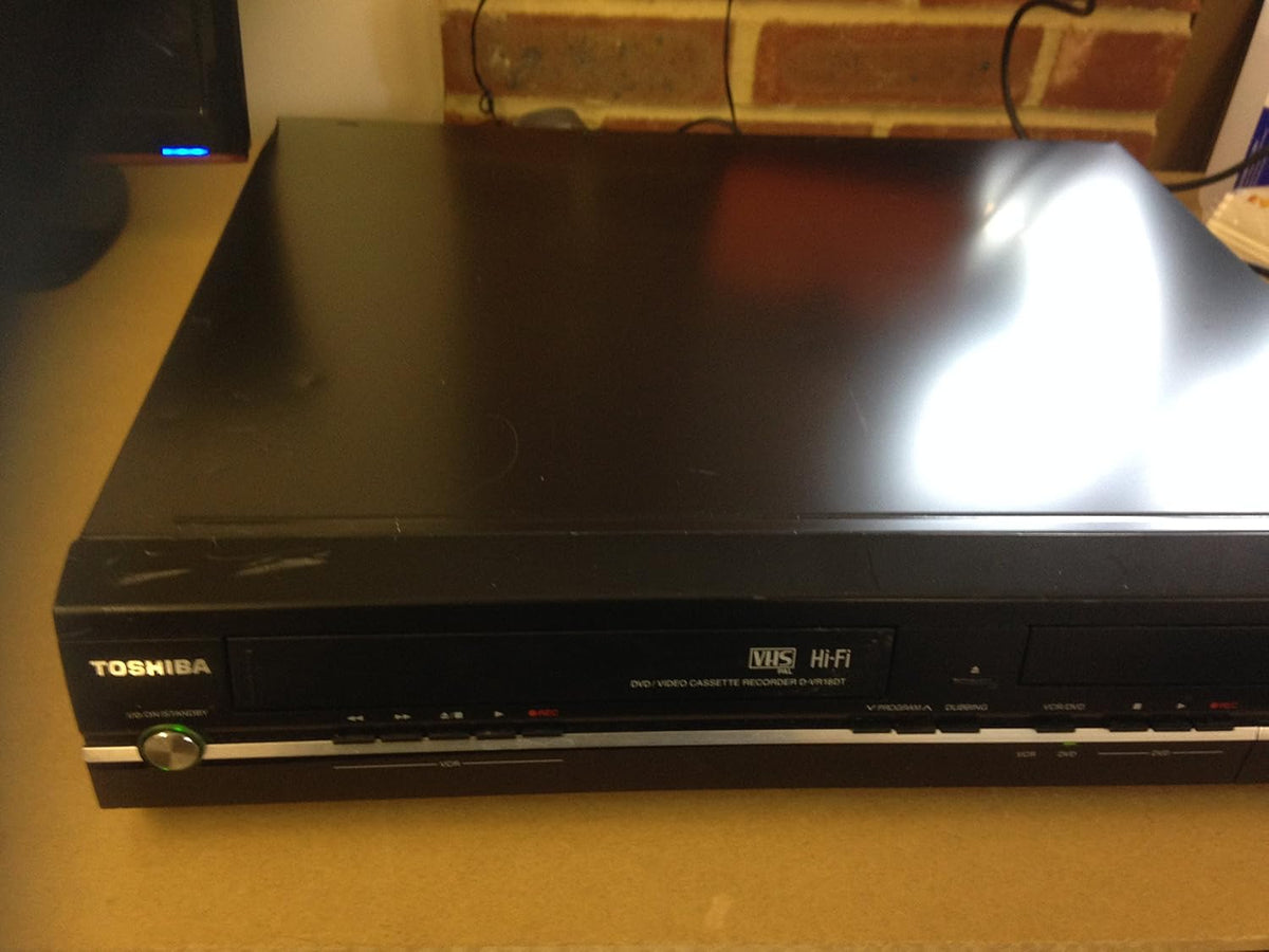 Toshiba DVR18 Grabador DVD VHS Freeview HDMI USB Sistema Multimedia Cine Hogar Negro - Toshiba DVR18 Grabador DVD VHS HDMI USB - Sistema de Grabación y Reproducción para Televisión
